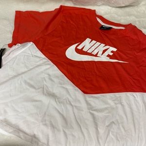 NWT! 1X Nike Slim fit Plus Size crop short sleeve top